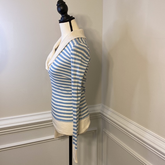 American Eagle Blue and Cream Collared V-Neck Striped Sweater Women’s Size M - Picture 2 of 11